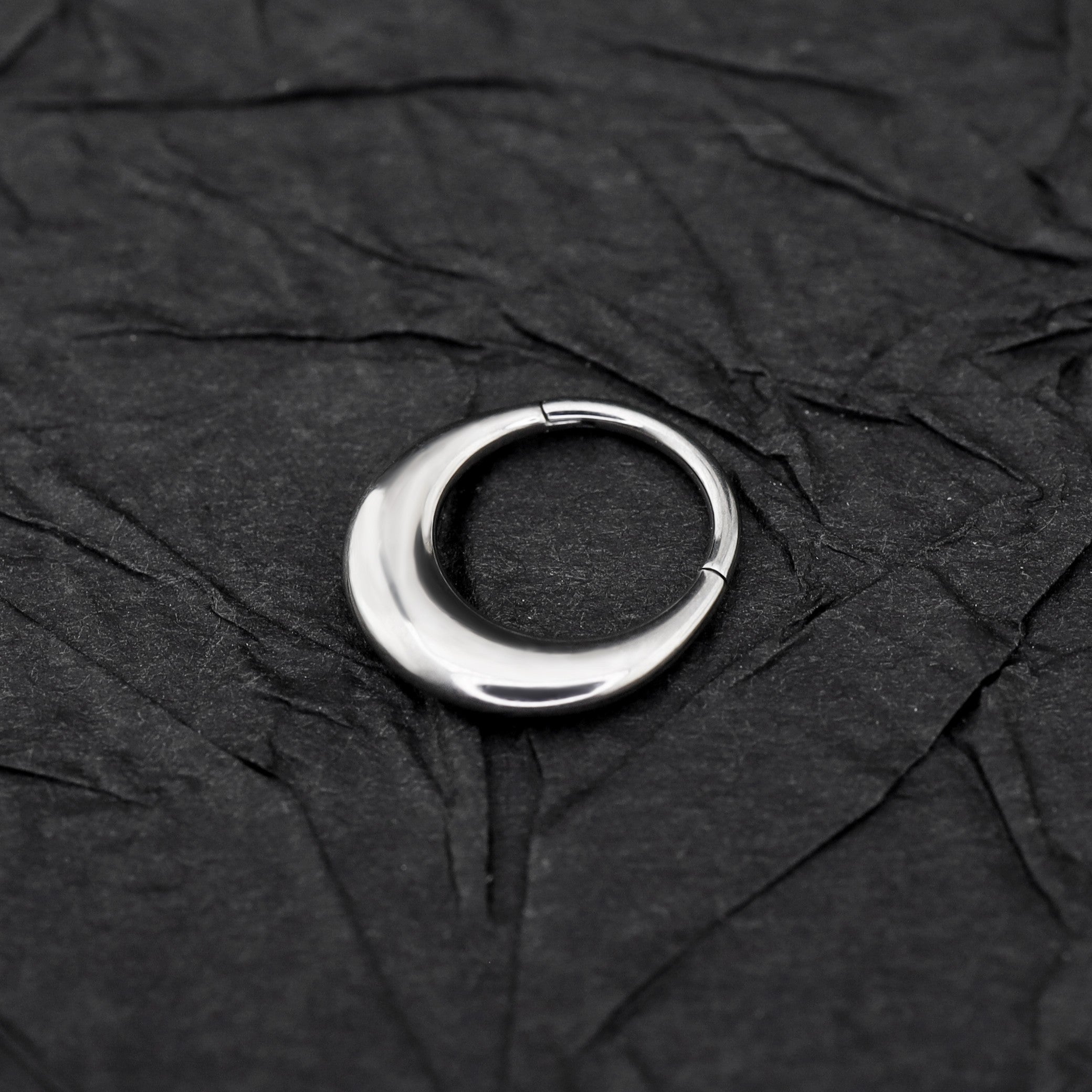 16G Crescent Arc Titanium Clicker