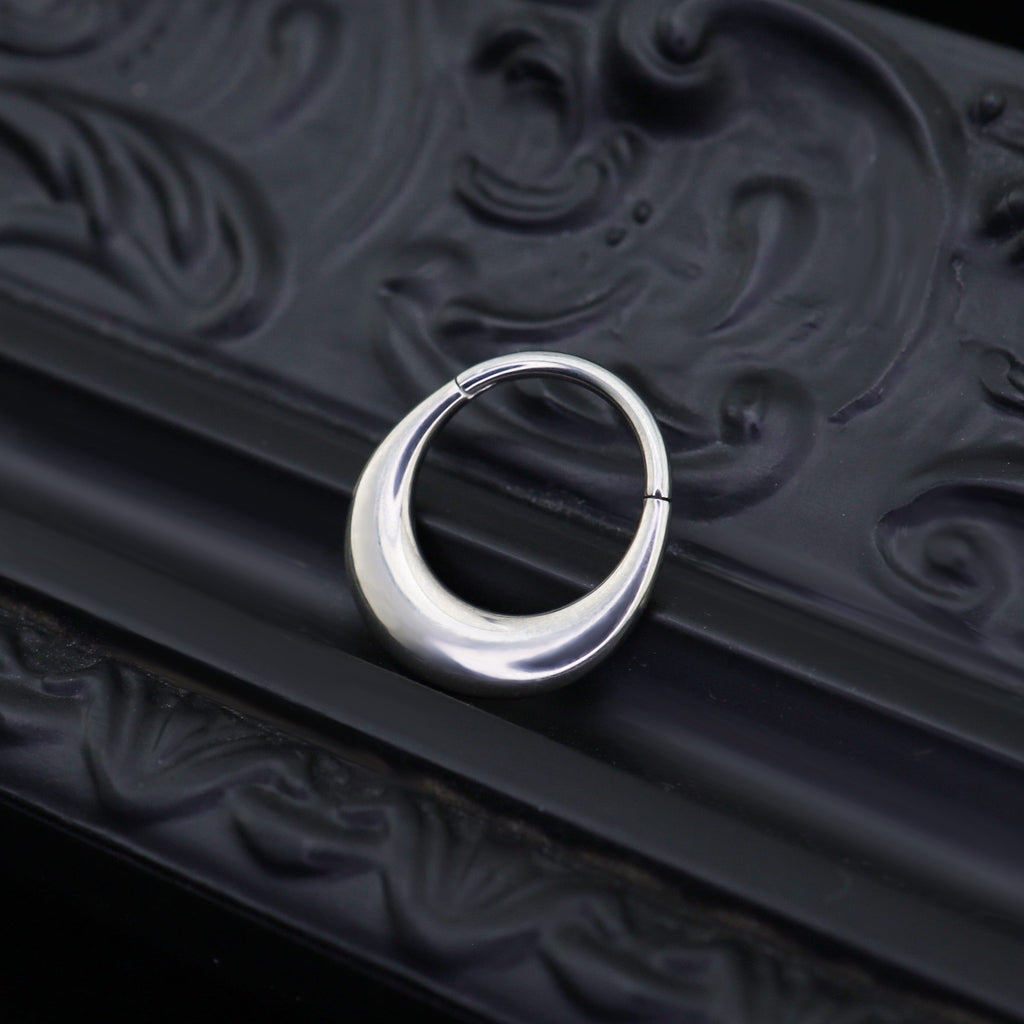 16G Crescent Arc Titanium Clicker