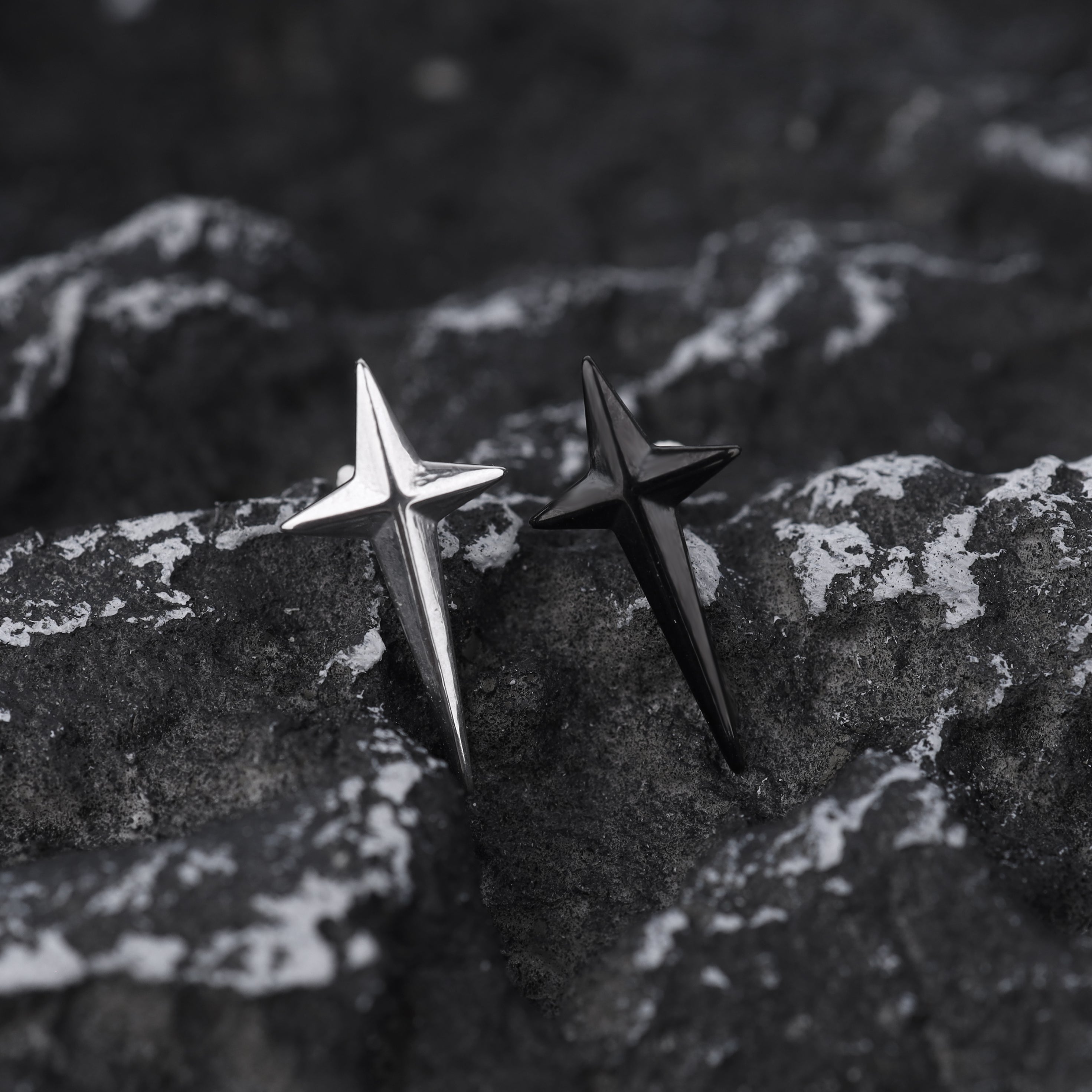 Large Black & White 3D Four-Point Star Externally Threaded Stainless Steel Ear Studs