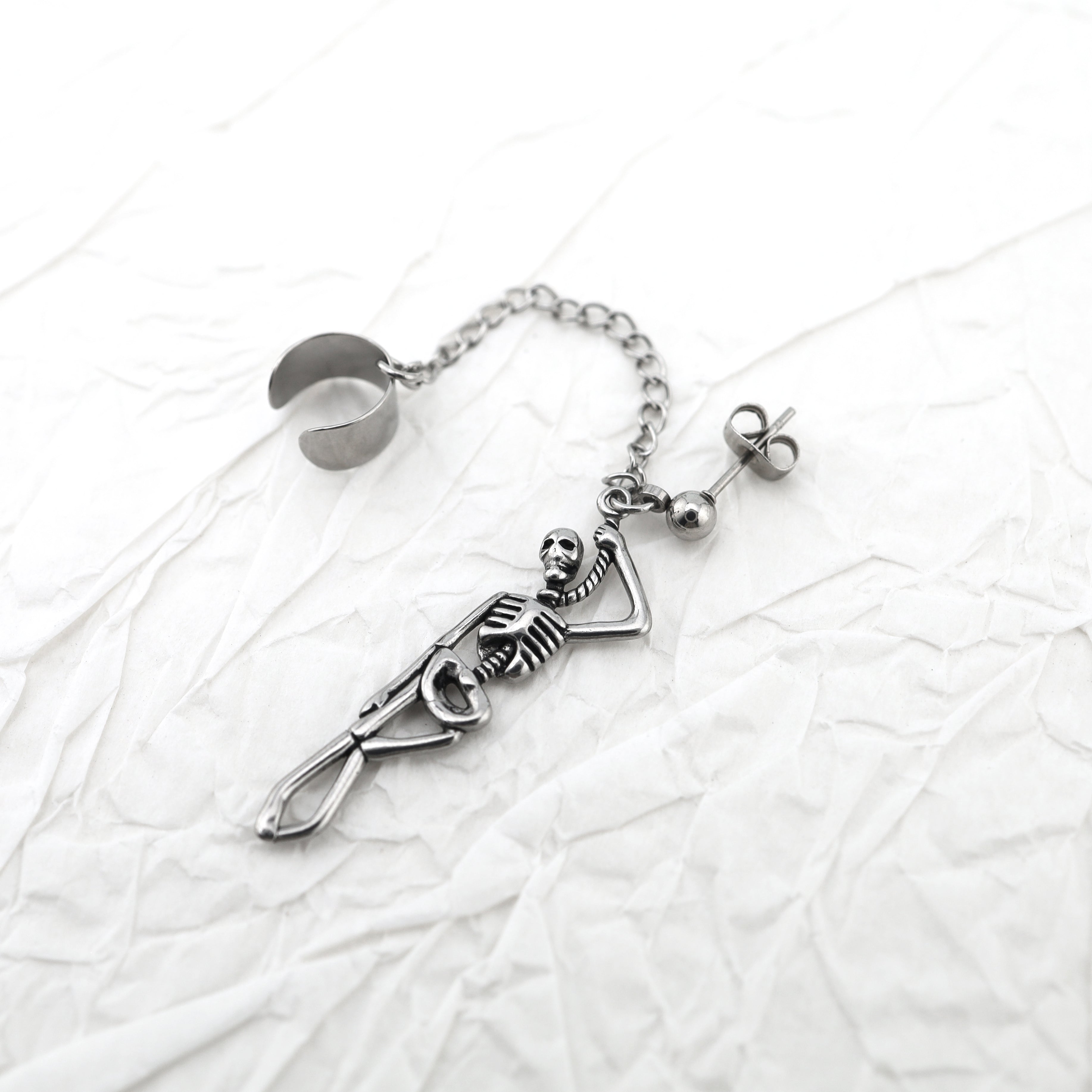 Thin Gauge Openwork Skull Chain Dangle tainless steel Earrings