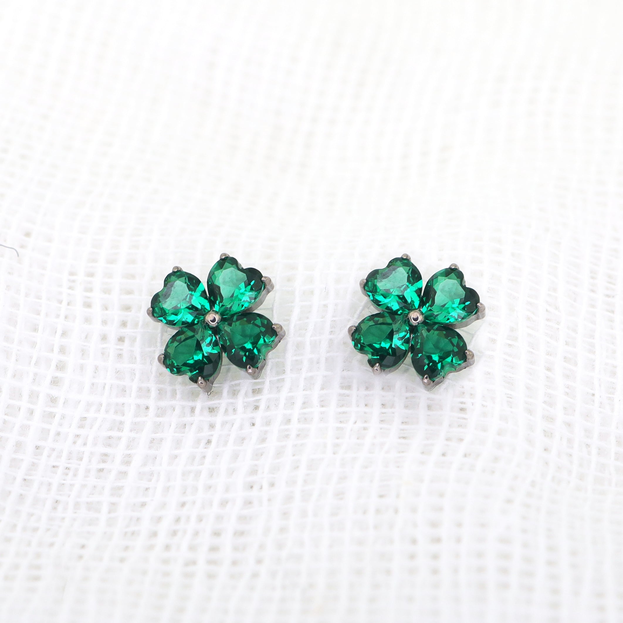 Green Clover Titanium Internally Threaded Studs