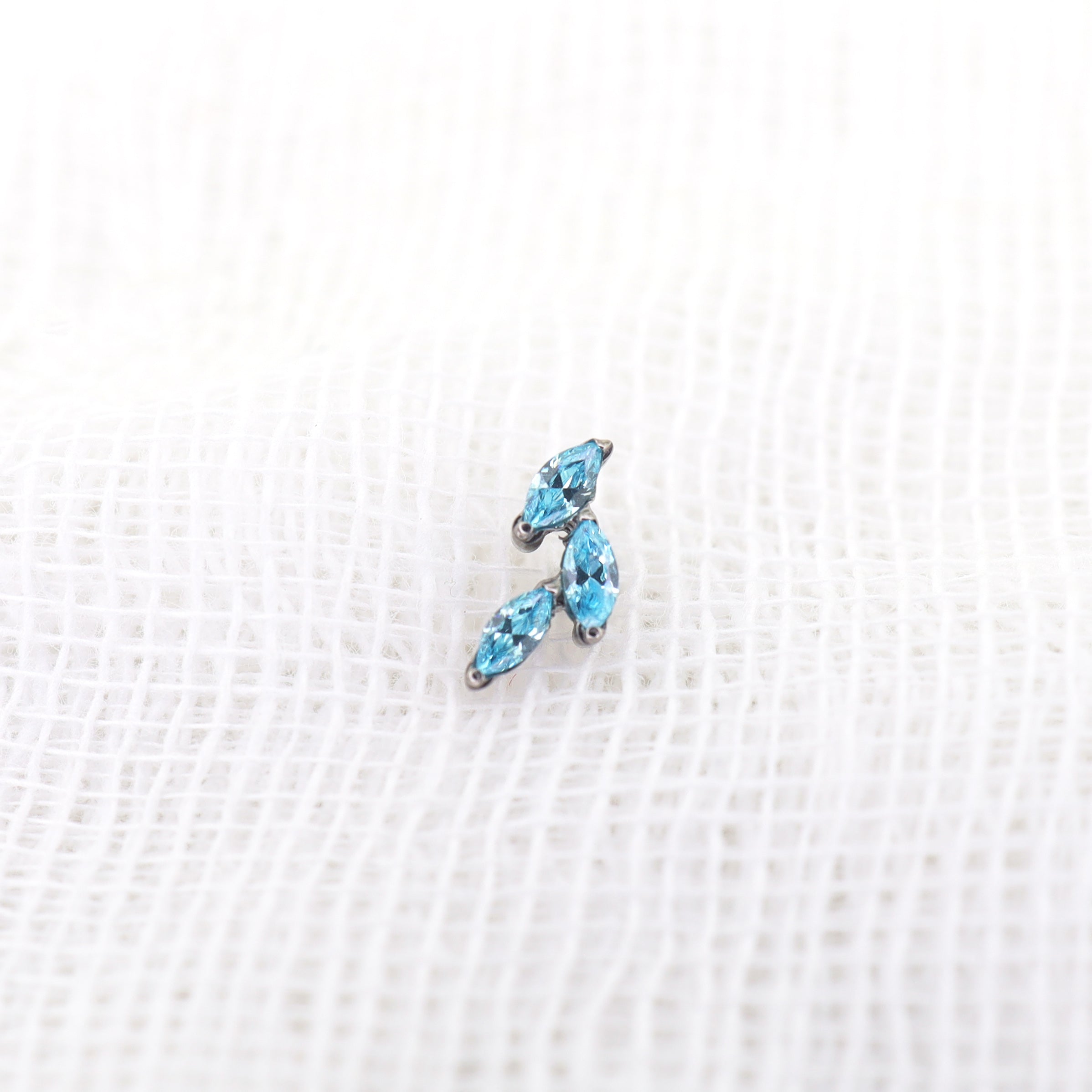 Leaf CZ Internally Threaded Titanium Labret Stud