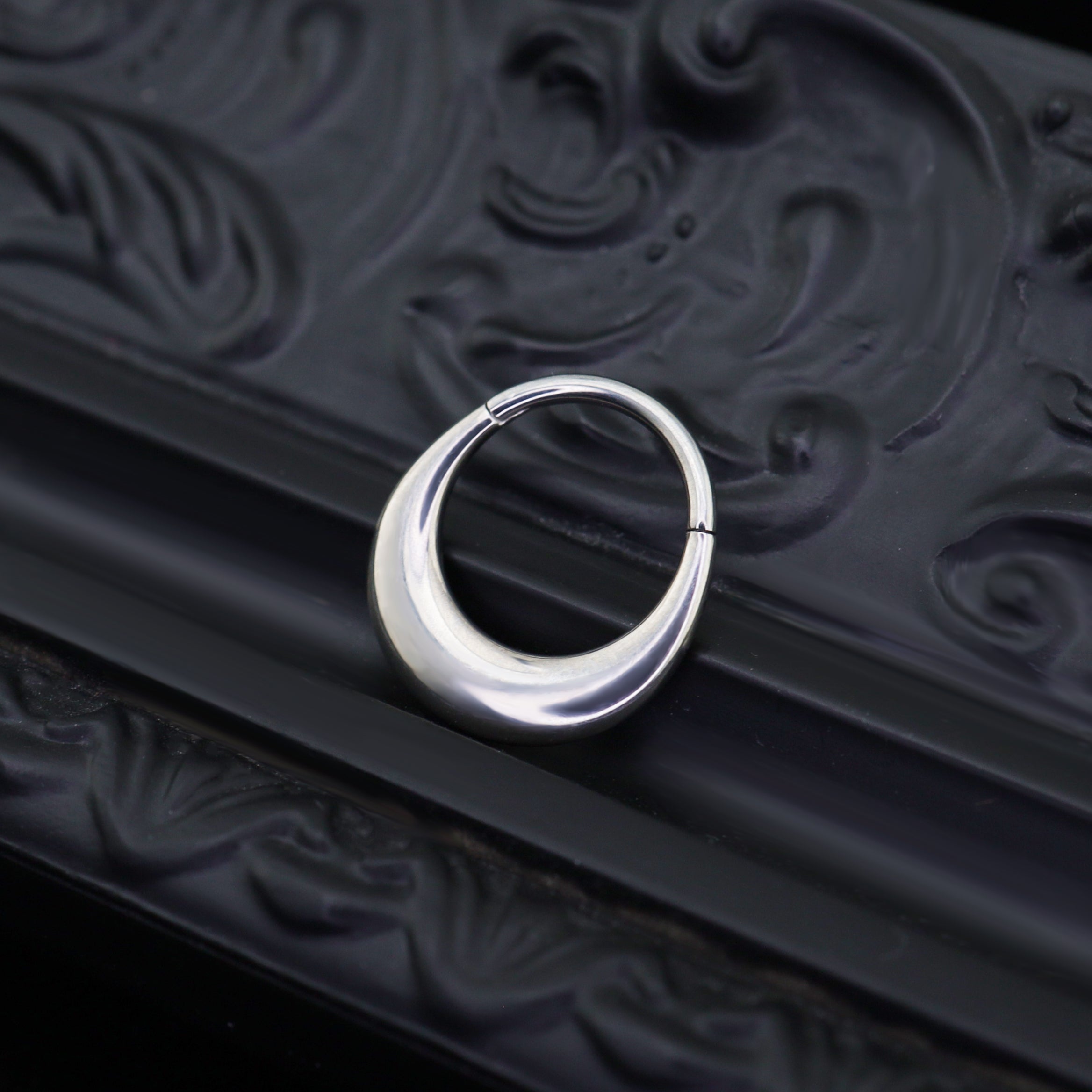 Simple Moon Titanium Segment Hoop