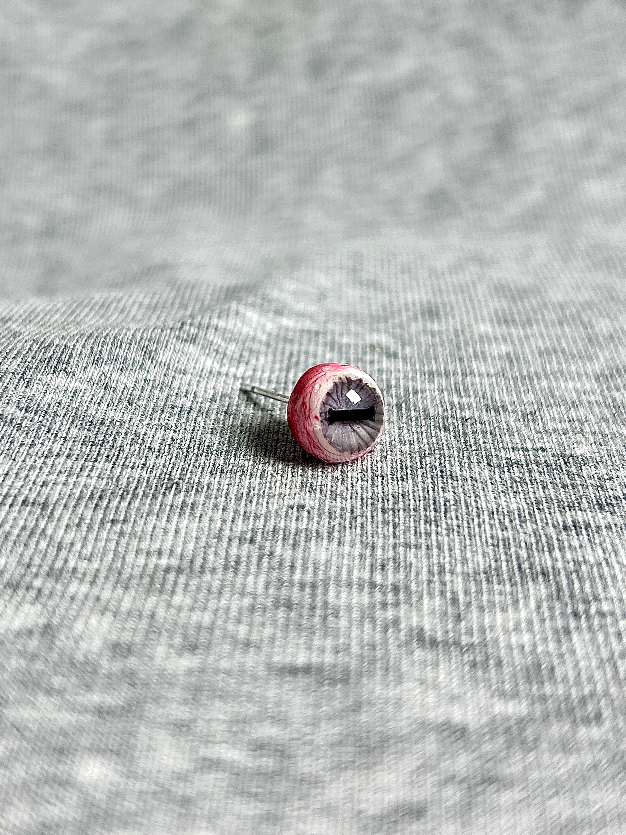 Cthulhu Eye - Lateral Gaze | Ear/Lip/Tongue Studs - Cthulhu Eye - Lateral Gaze | Ear/Lip/Tongue Studs - The Wanderer / Flat-Back（Default） / 4mm by CRUXJEWELRY