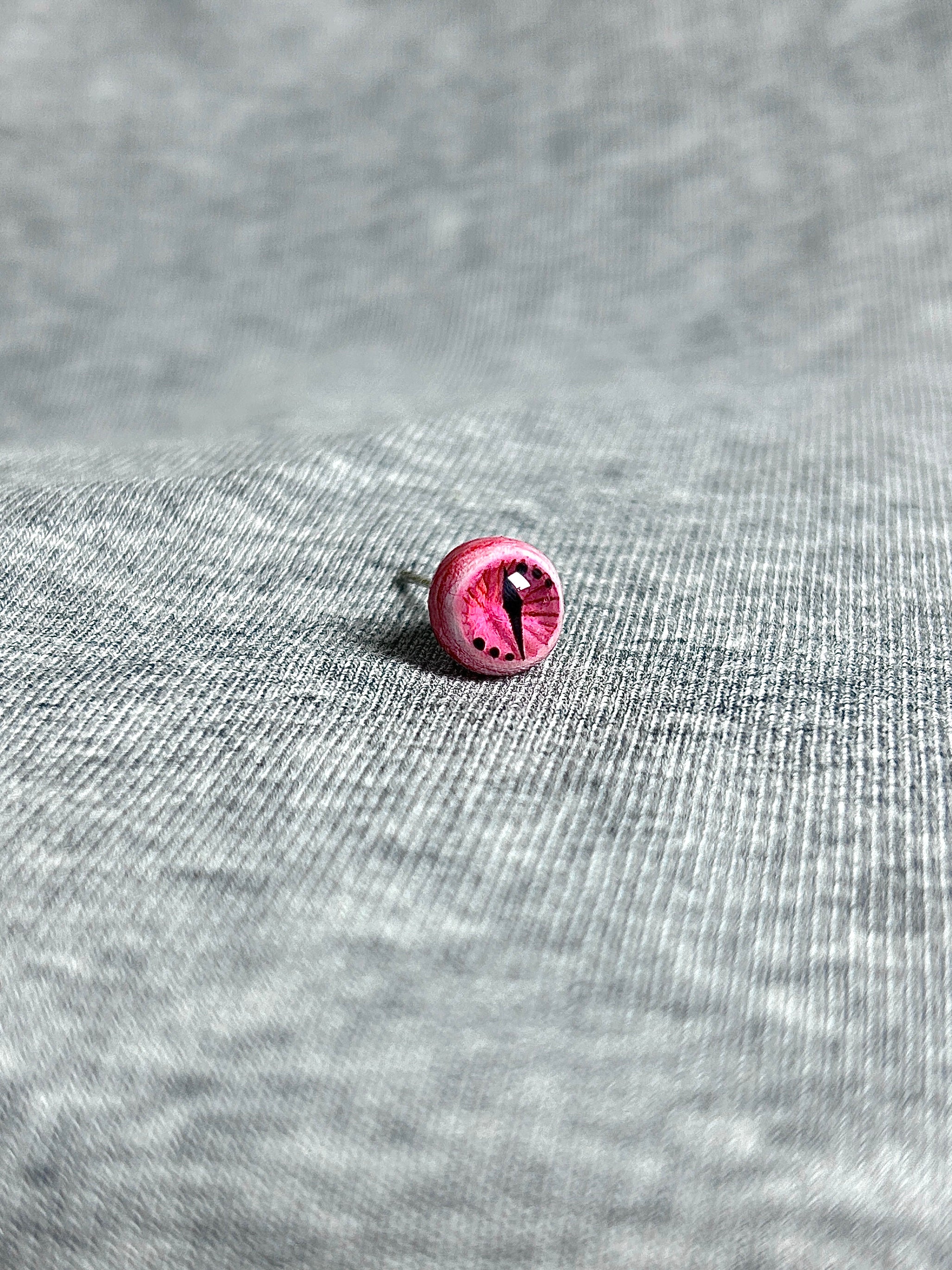 Cthulhu Eye - Fissure Iris | Ear/Lip/Tongue Studs - Cthulhu Eye - Fissure Iris | Ear/Lip/Tongue Studs - Chrono Fissure / Flat-Back（Default） / 4mm by CRUXJEWELRY