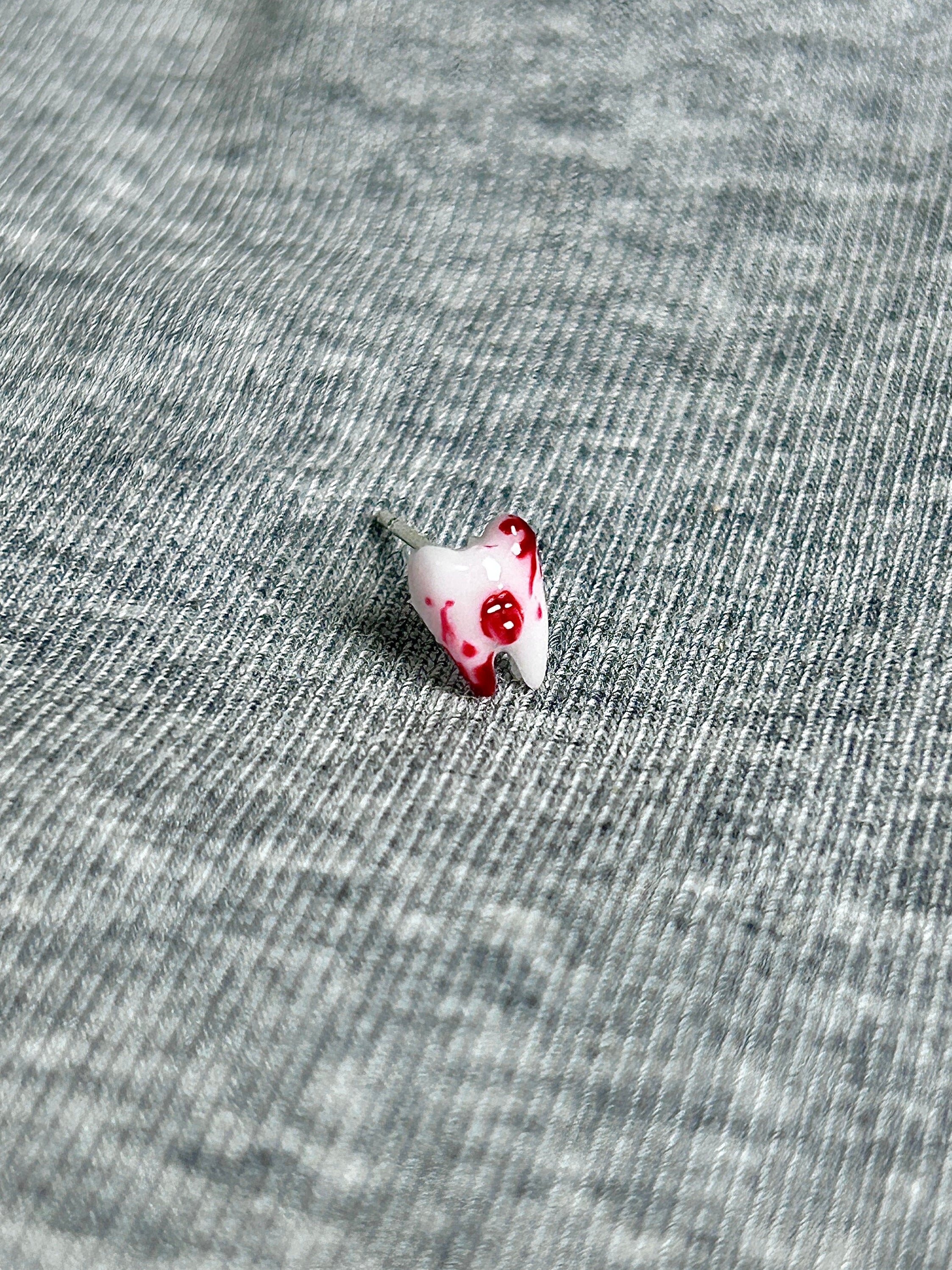 Cthulhu Eye - Pair of Grim Tooth | Ear/Lip/Tongue Studs - Cthulhu Eye - Pair of Grim Tooth | Ear/Lip/Tongue Studs - Flat-Back（Default） / 4mm by CRUXJEWELRY