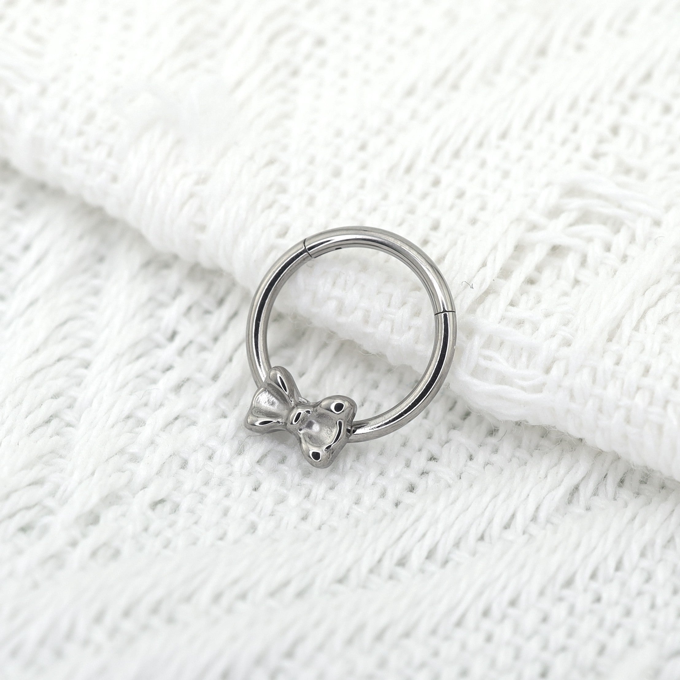 16G Bow Titanium Segment Hoop